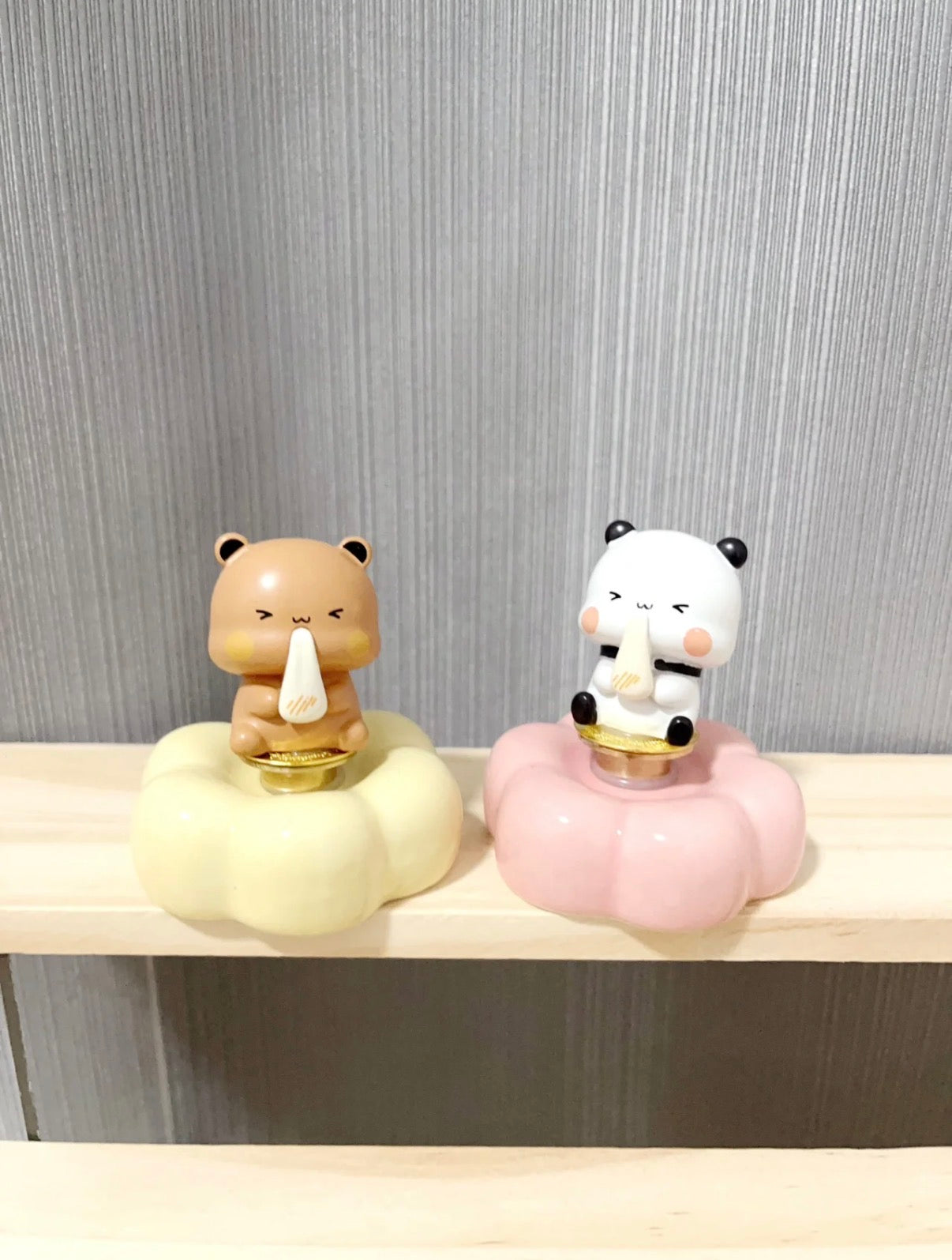 Ceramic Bubu Dudu Rotating Ornament | 陶瓷底座一二布布转转摆件